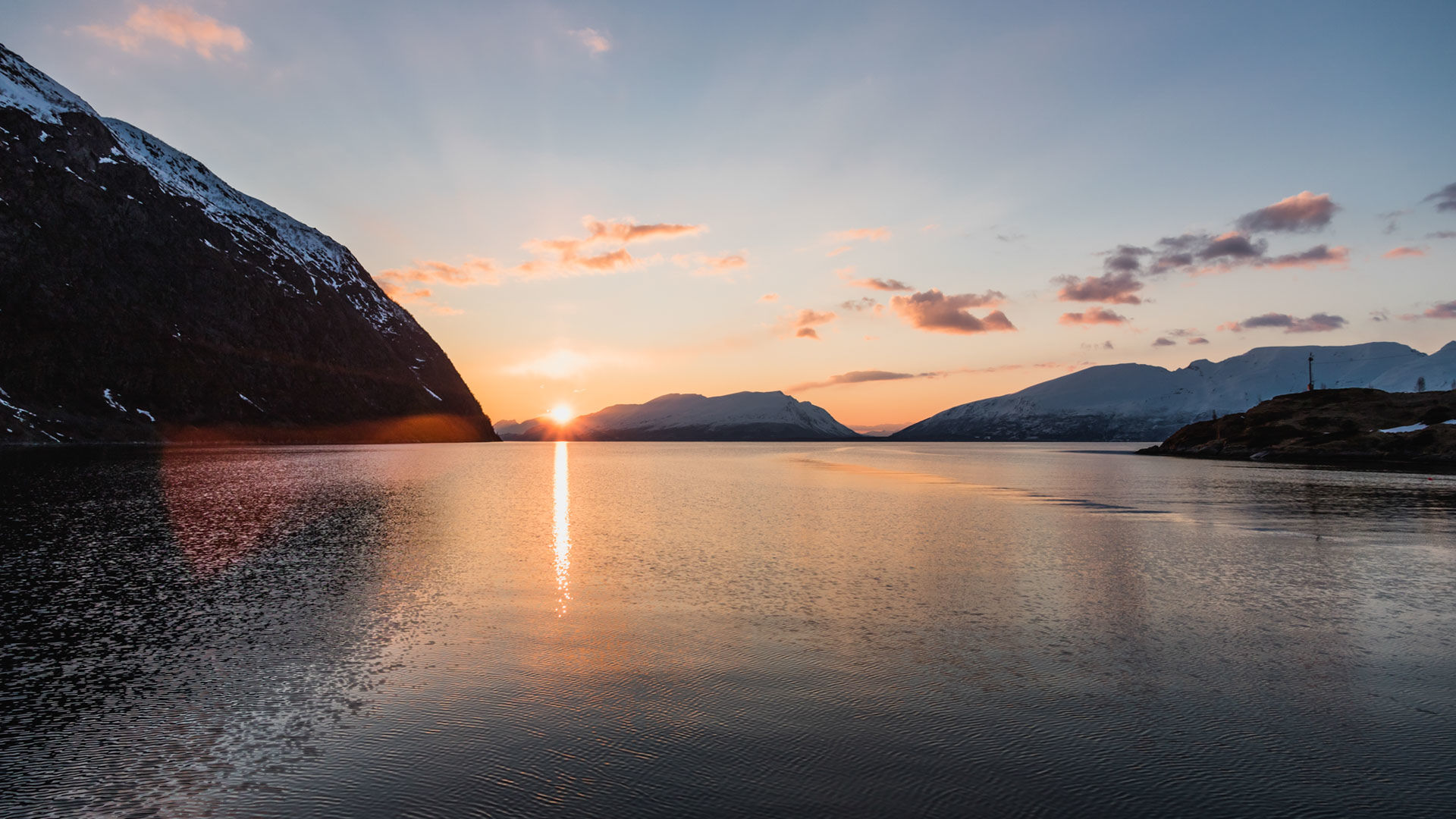 Mitternachtsonne In Norwegen Auf Skitour